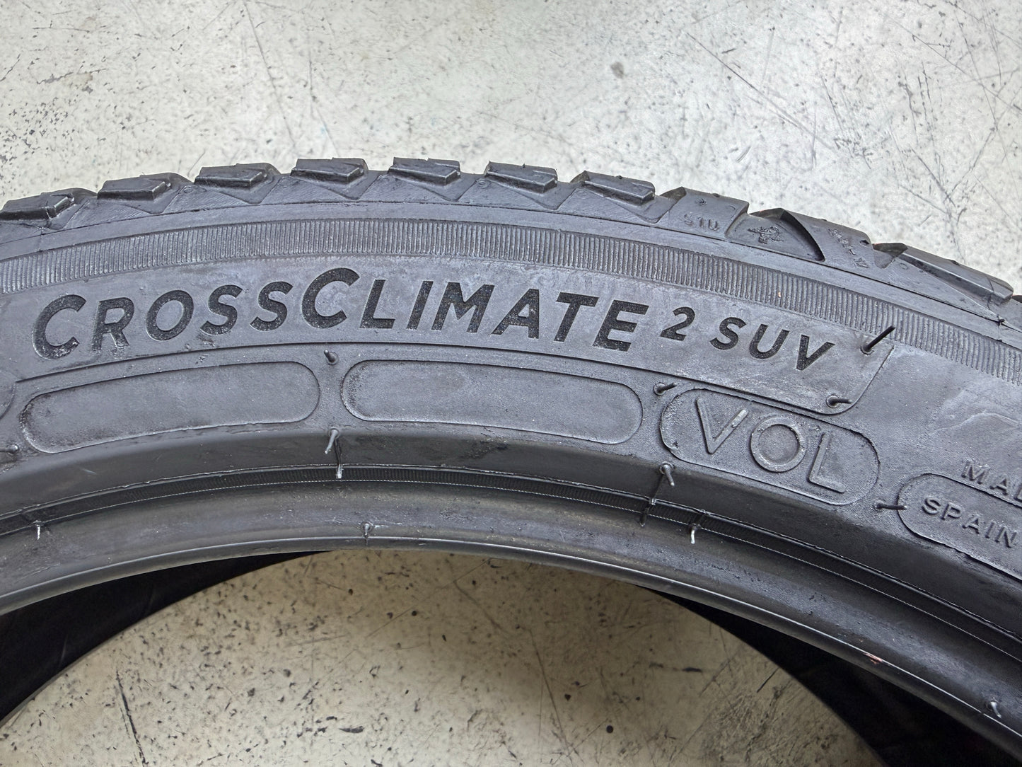 Usato: 4 Pneumatici Michelin CrossClimate 2 SUV 235/45R20 100H XL 4 Stagioni 90-95% Residui