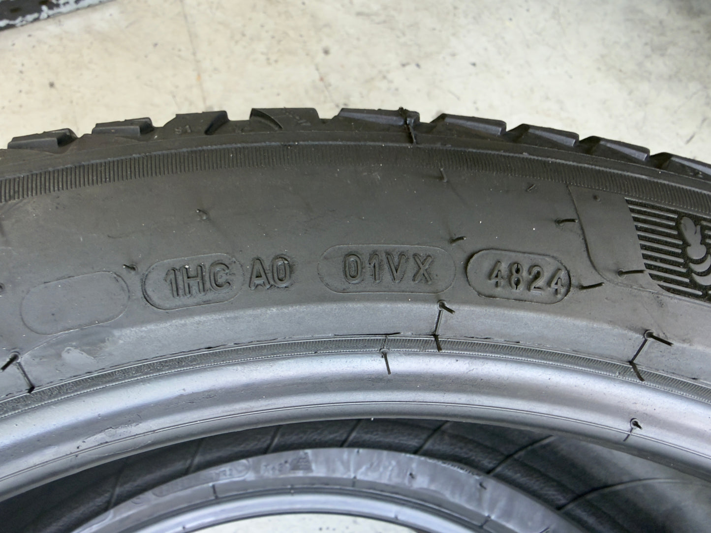 Usato: 4 Pneumatici Michelin CrossClimate 2 SUV 235/45R20 100H XL 4 Stagioni 90-95% Residui