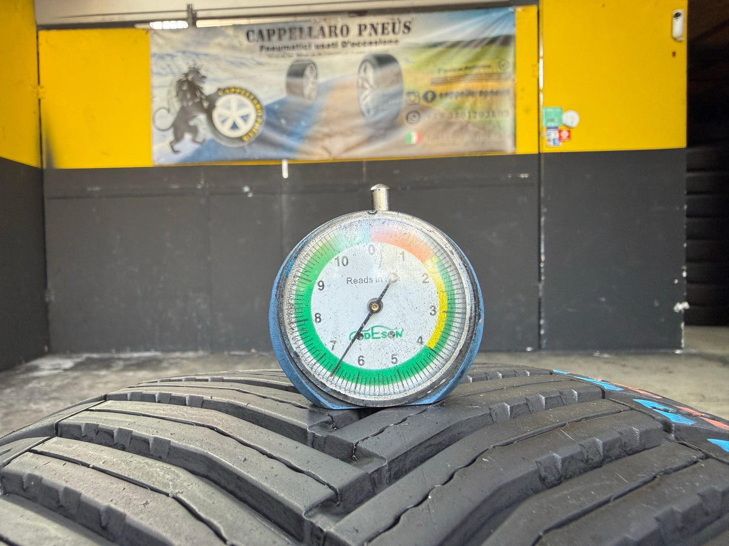 Usato: 4 Pneumatici Michelin CrossClimate 2 SUV 235/45R20 100H XL 4 Stagioni 90-95% Residui