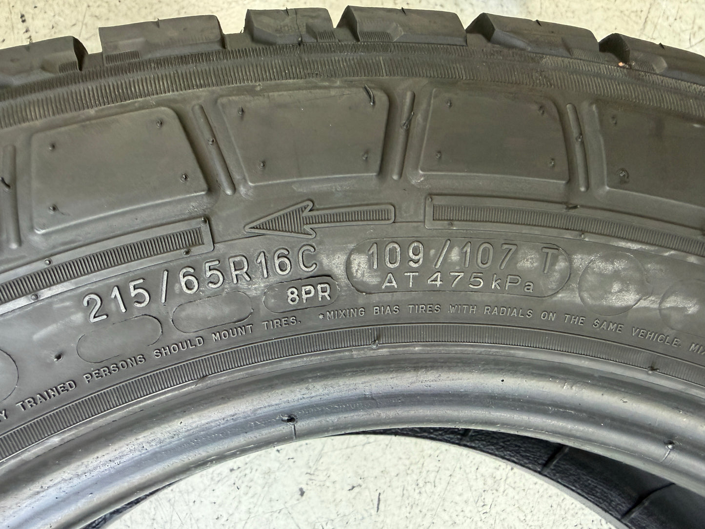 Usato: 4 Pneumatici Michelin Agilis CrossClimate 215/65R16C 109/107T 8PR 4 Stagioni 80% Residui