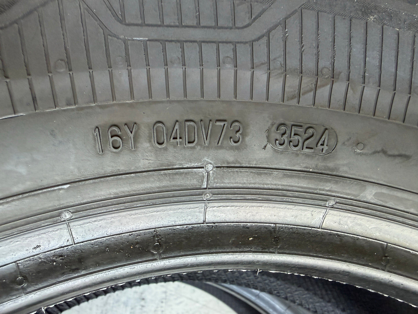 Usato: 4 Pneumatici Continental VanContact Eco 235/65R16C 115/113R Estivi 90% Residui