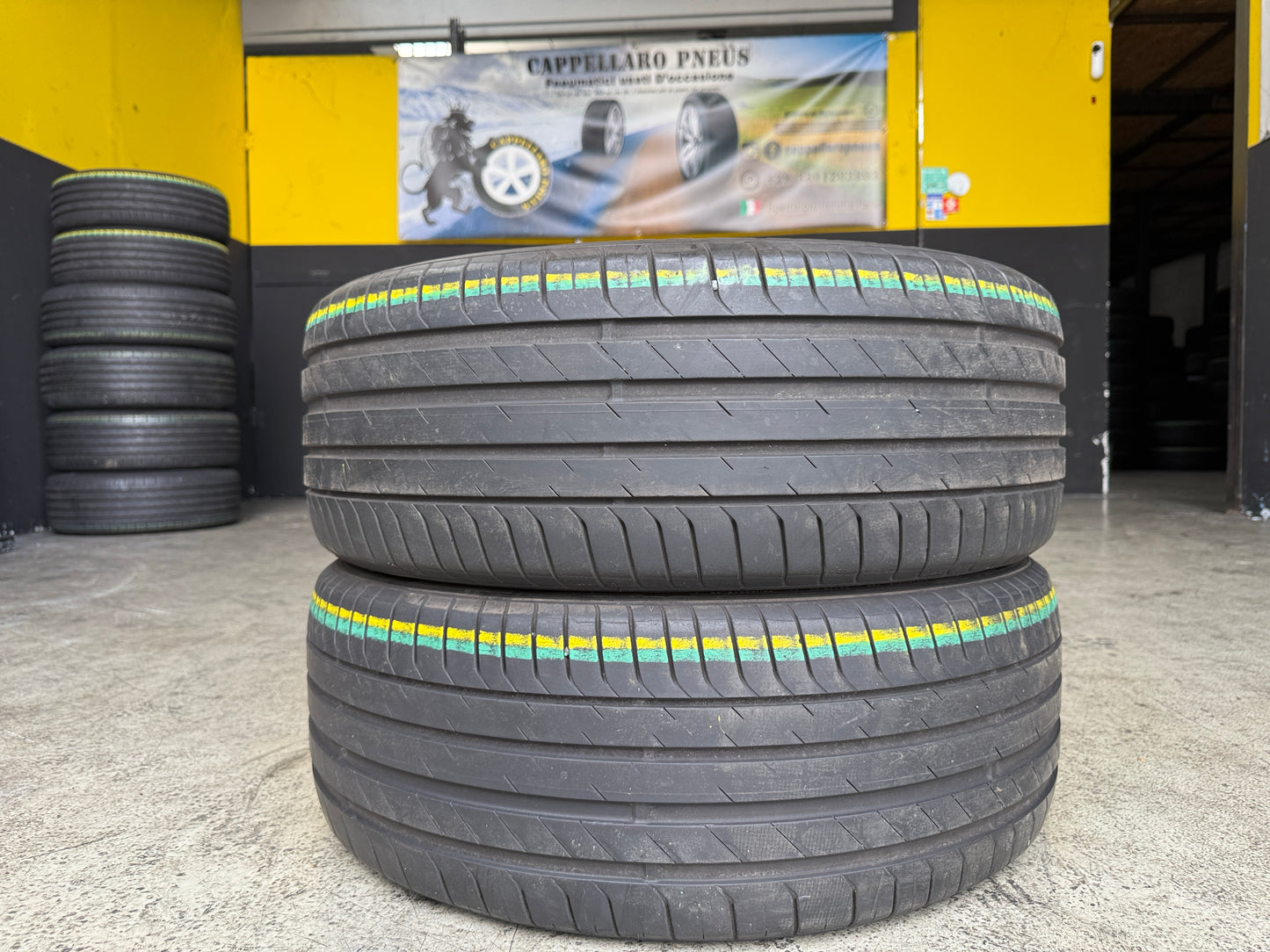 Usato: 2 Gomme 235/55R18 100W Nexen Estive 80% residui