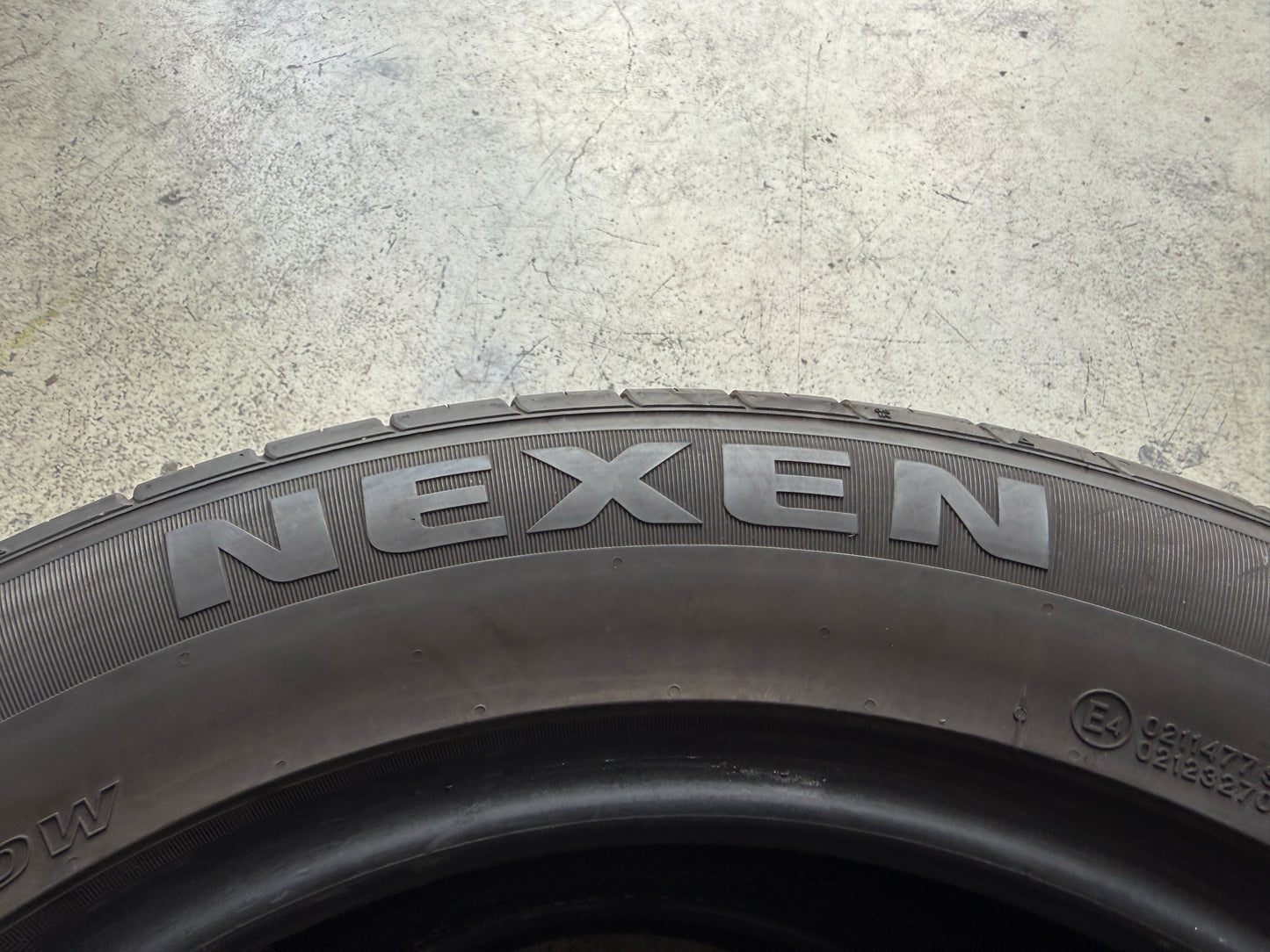 Usato: 2 Gomme 235/55R18 100W Nexen Estive 80% residui