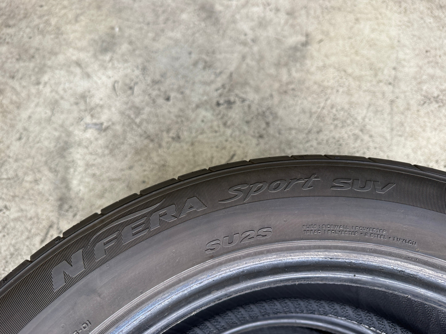 Usato: 2 Gomme 235/55R18 100W Nexen Estive 80% residui