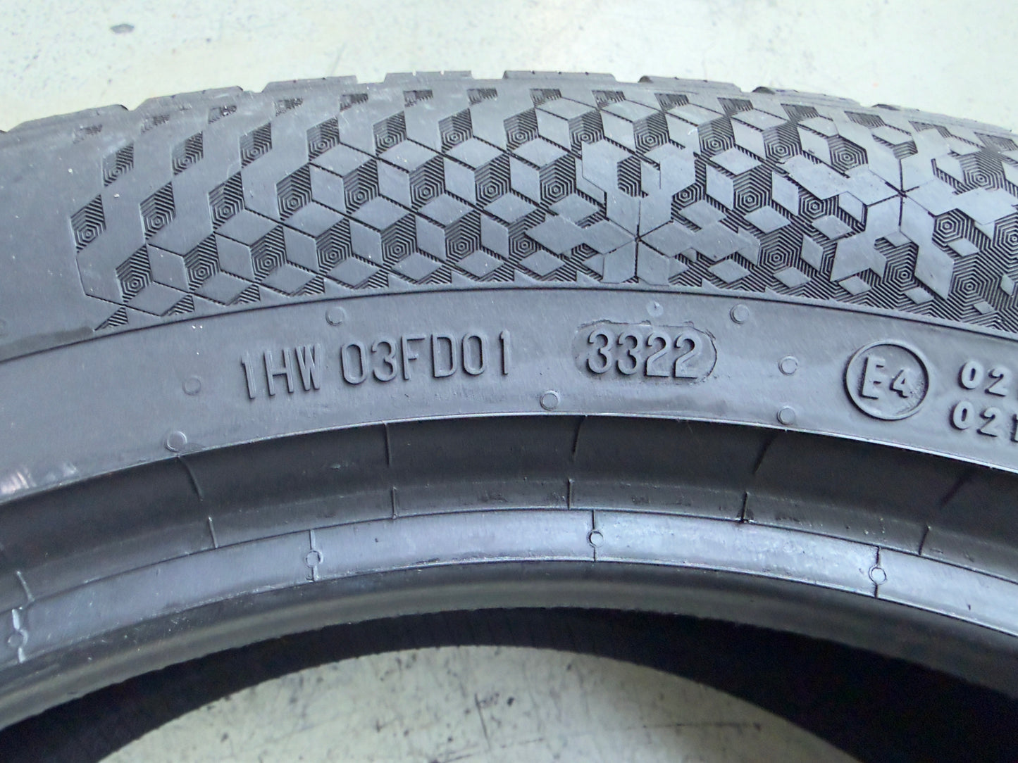 Usato: 2 Pneumatici Continental WinterContact TS 870 P 235/50R19 99H Invernali 95% Residui