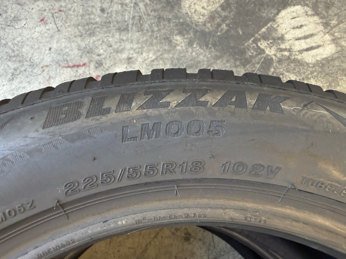 Usato: 2 Pneumatici Bridgestone Blizzak LM005 225/55R18 102V XL Invernali 90% Residui