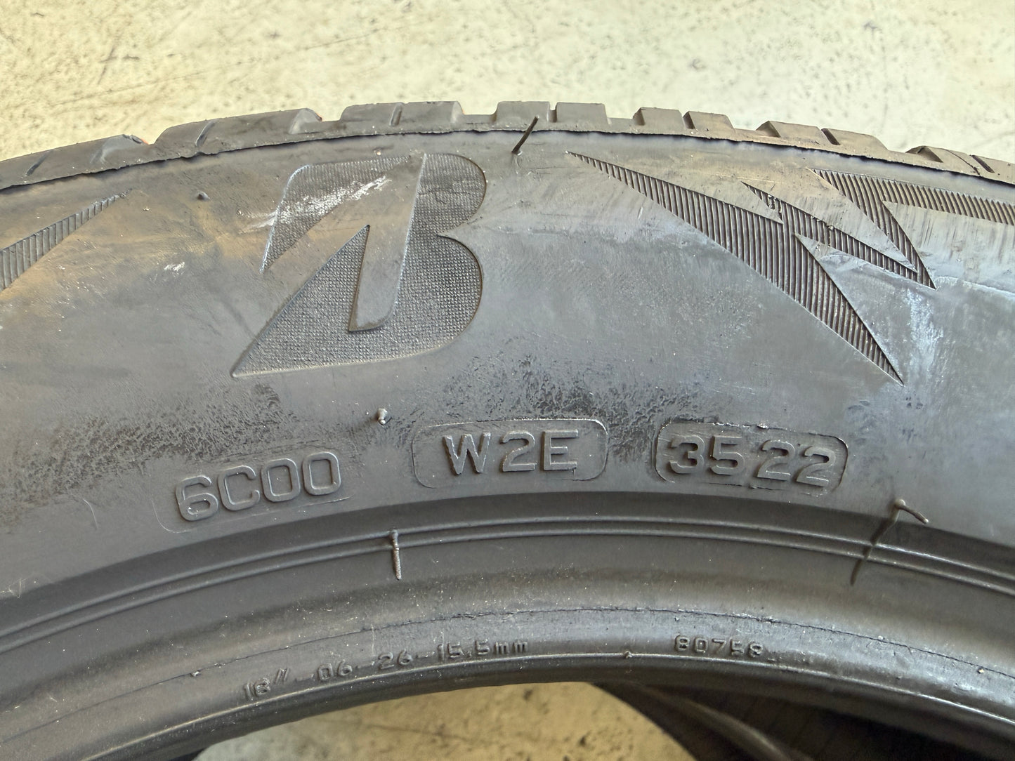 Usato: 2 Pneumatici Bridgestone Blizzak LM005 225/55R18 102V XL Invernali 90% Residui