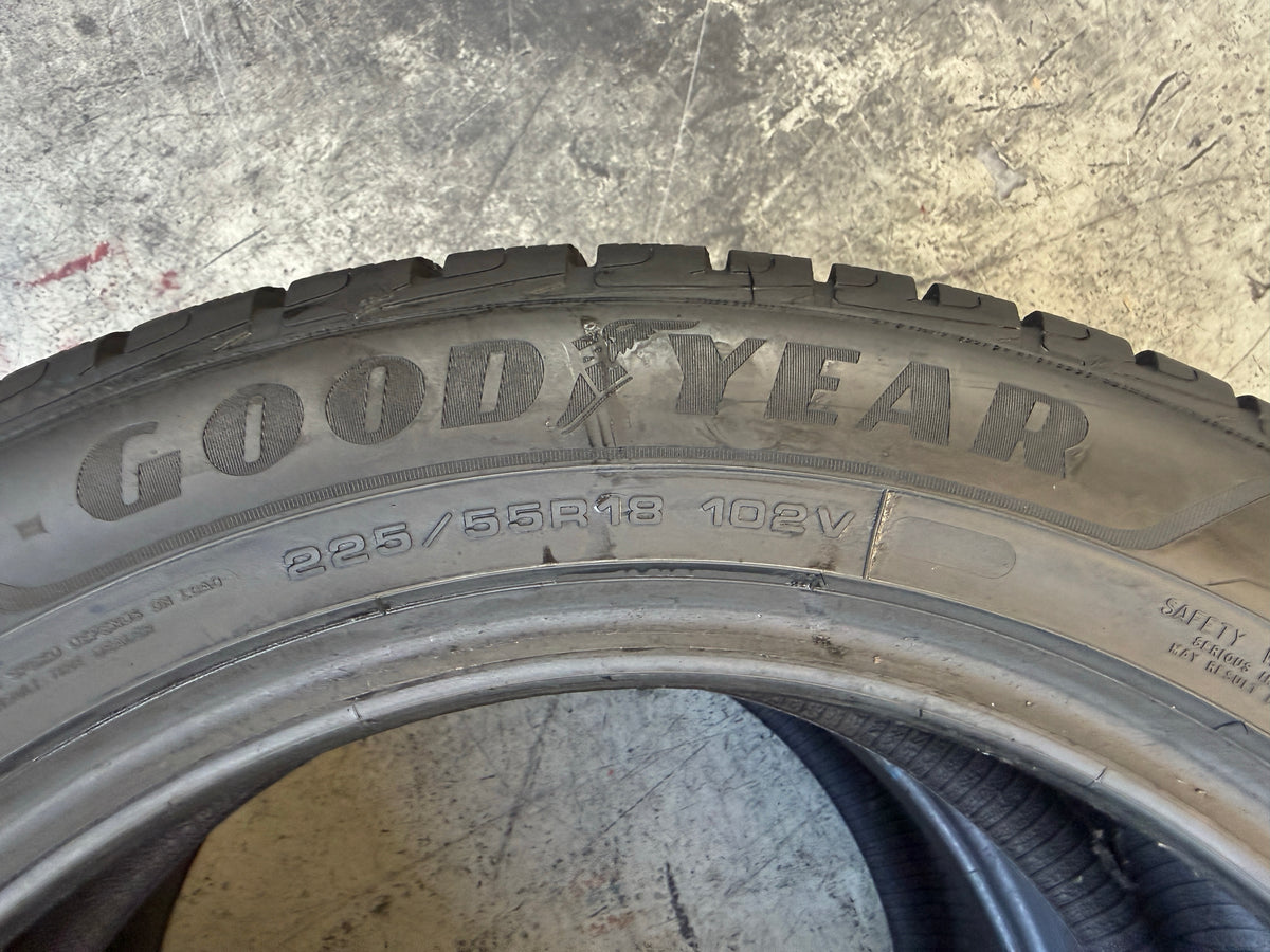 Usato: 2 Pneumatici Goodyear UltraGrip Performance+ SUV 225/55R18 102V XL Invernali 95% Residui