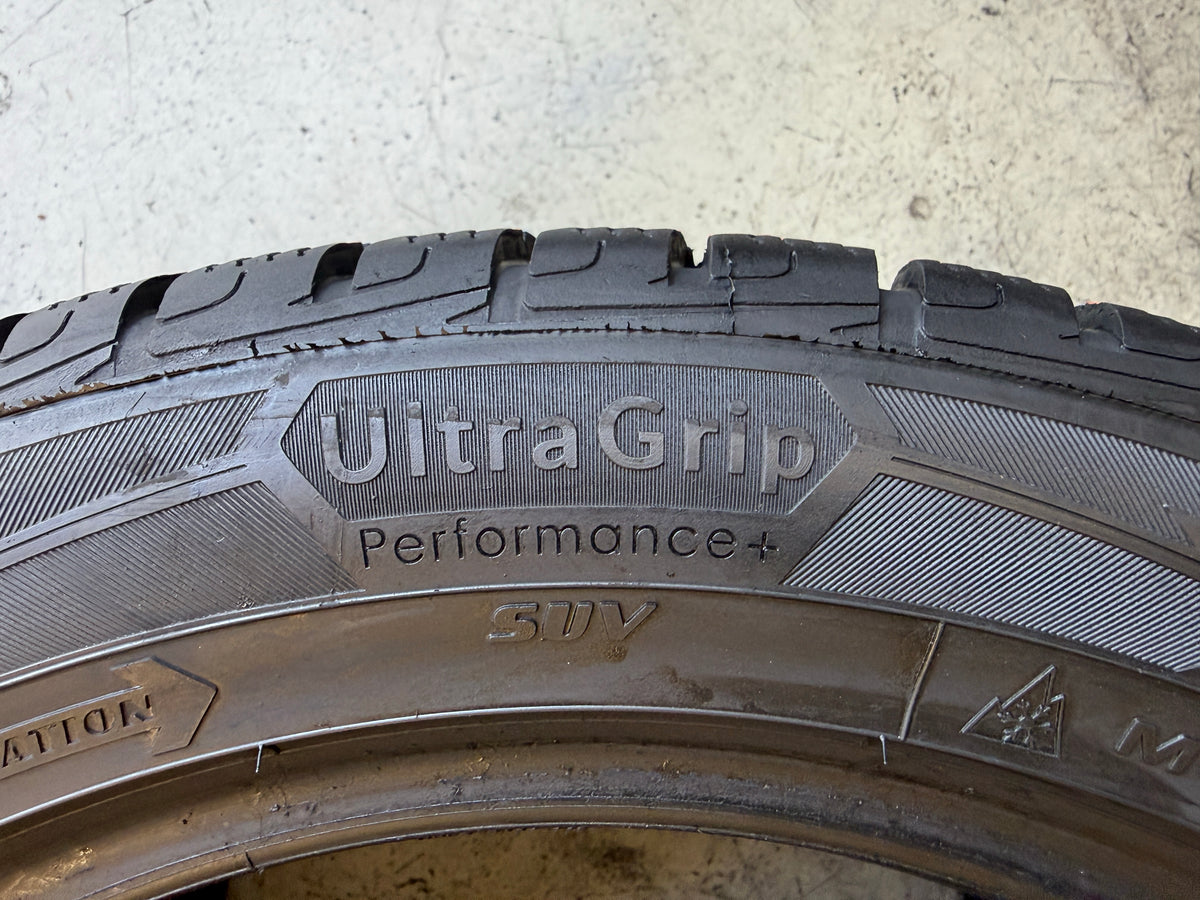Usato: 2 Pneumatici Goodyear UltraGrip Performance+ SUV 225/55R18 102V XL Invernali 95% Residui