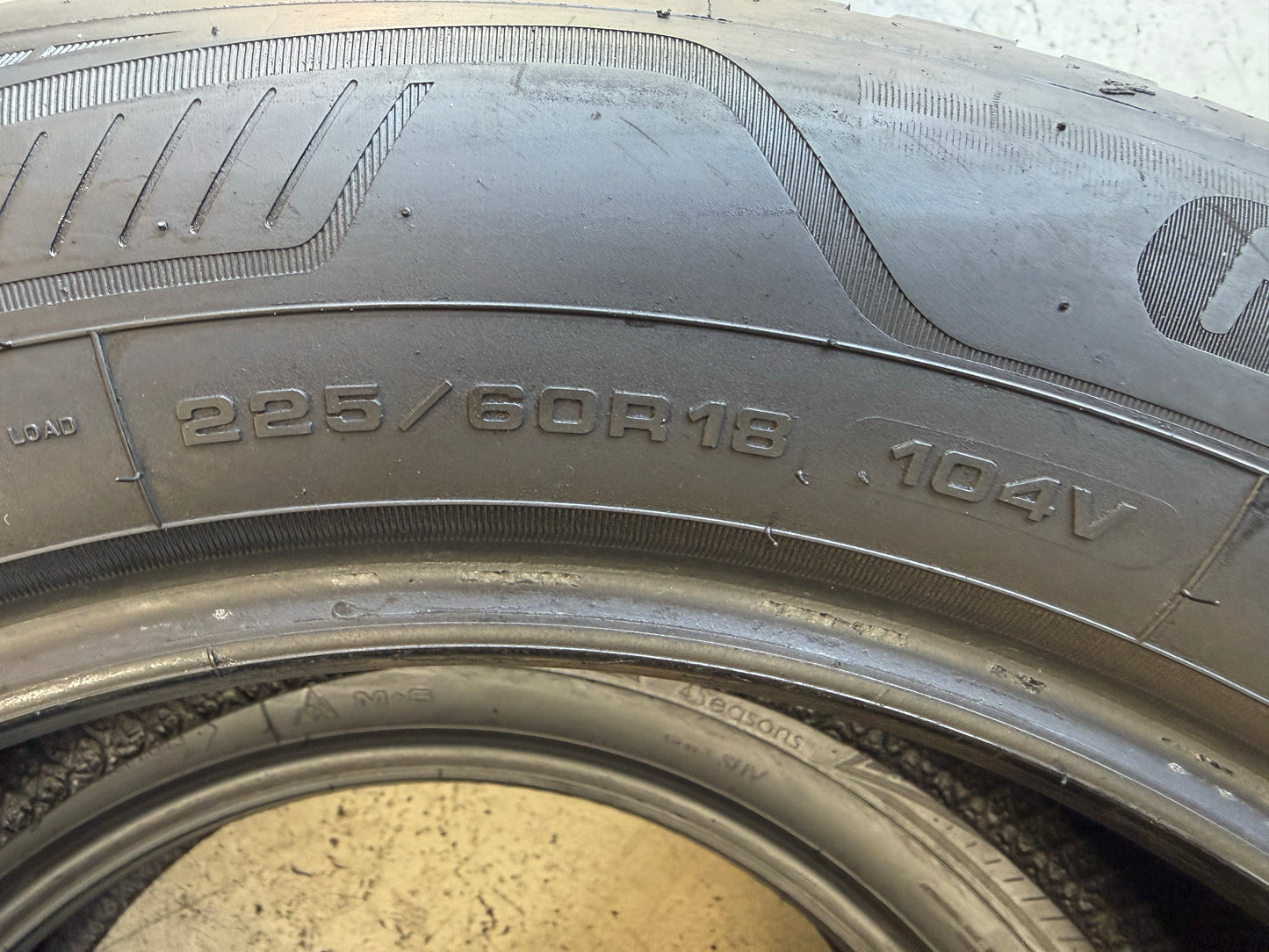 Usato: 2 Pneumatici Goodyear Vector 4Seasons Gen-3 SUV 225/60R18 104V XL 4 Stagioni 80% Residui