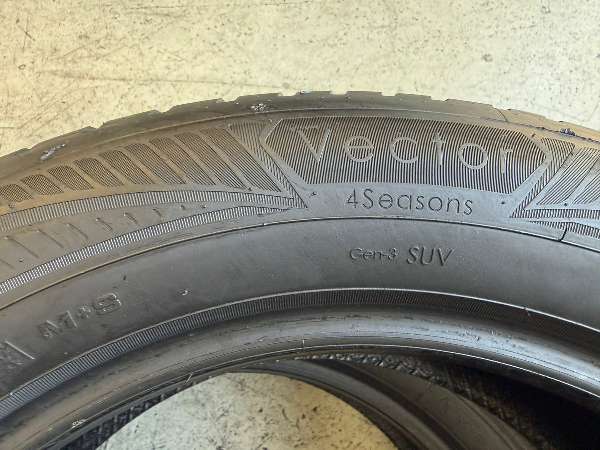 Usato: 2 Pneumatici Goodyear Vector 4Seasons Gen-3 SUV 225/60R18 104V XL 4 Stagioni 80% Residui