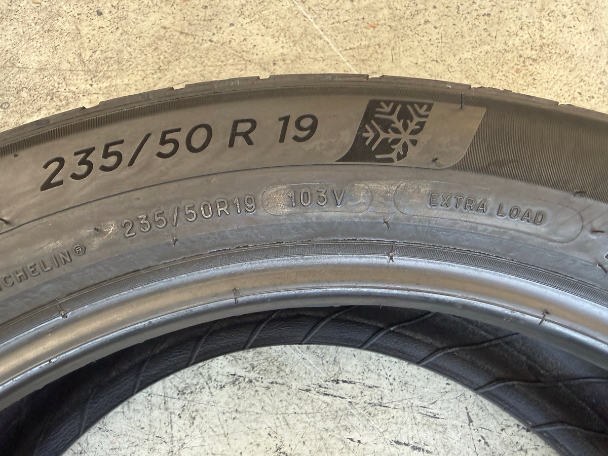 Usato: 2 Pneumatici Michelin Pilot Alpin 5 SUV 235/50R19 103V XL Invernali 95% Residui
