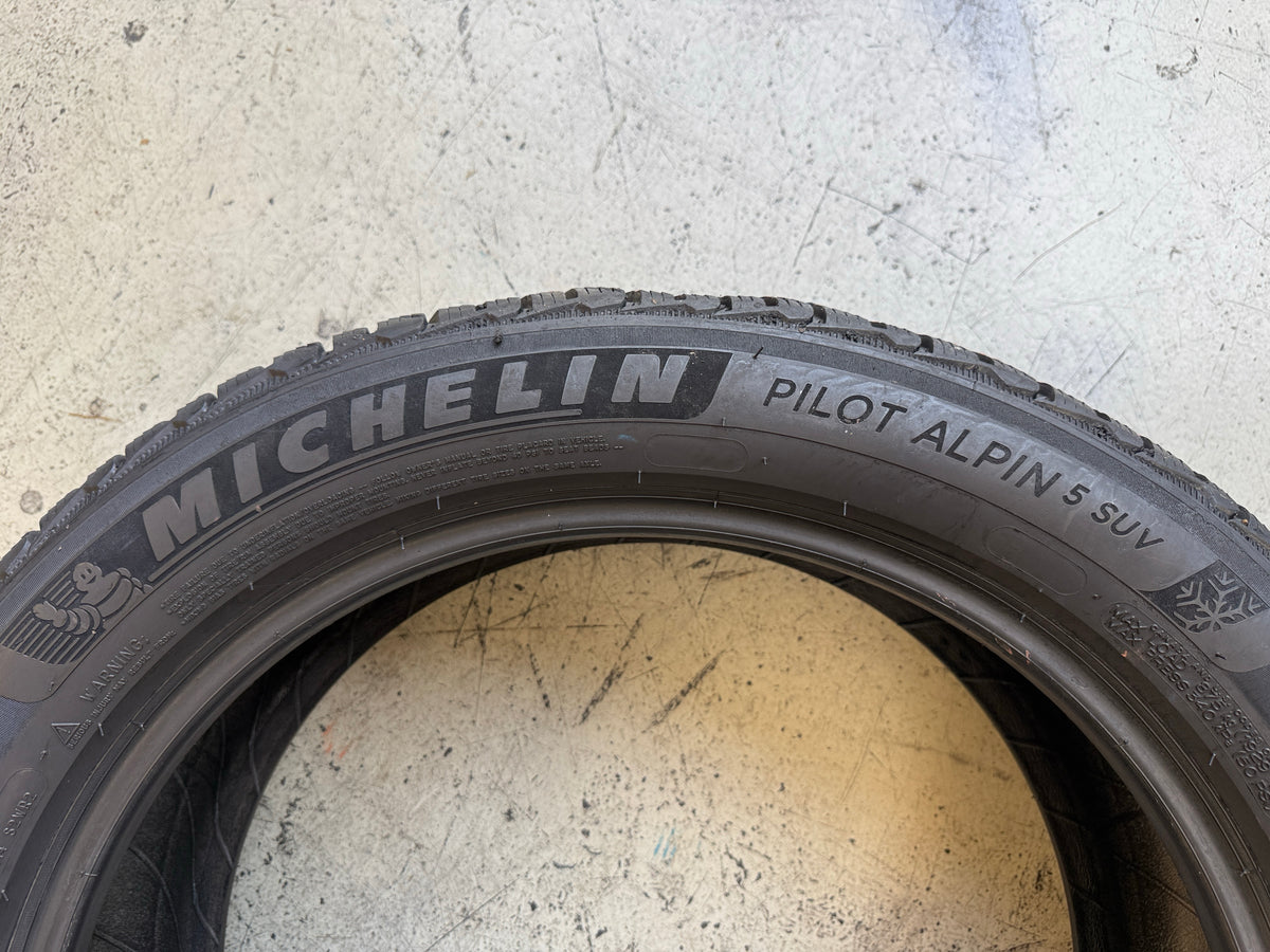 Usato: 2 Pneumatici Michelin Pilot Alpin 5 SUV 235/50R19 103V XL Invernali 95% Residui