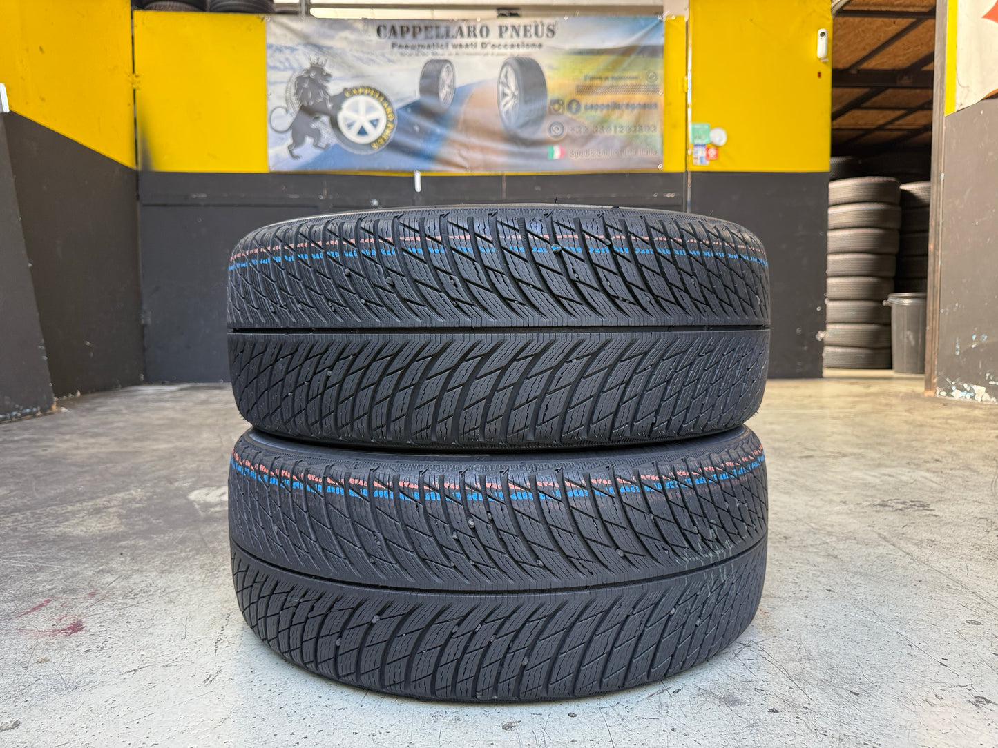 Usato: 2 Pneumatici Michelin Pilot Alpin 5 SUV 235/45R20 100V XL Invernali 95% Residui