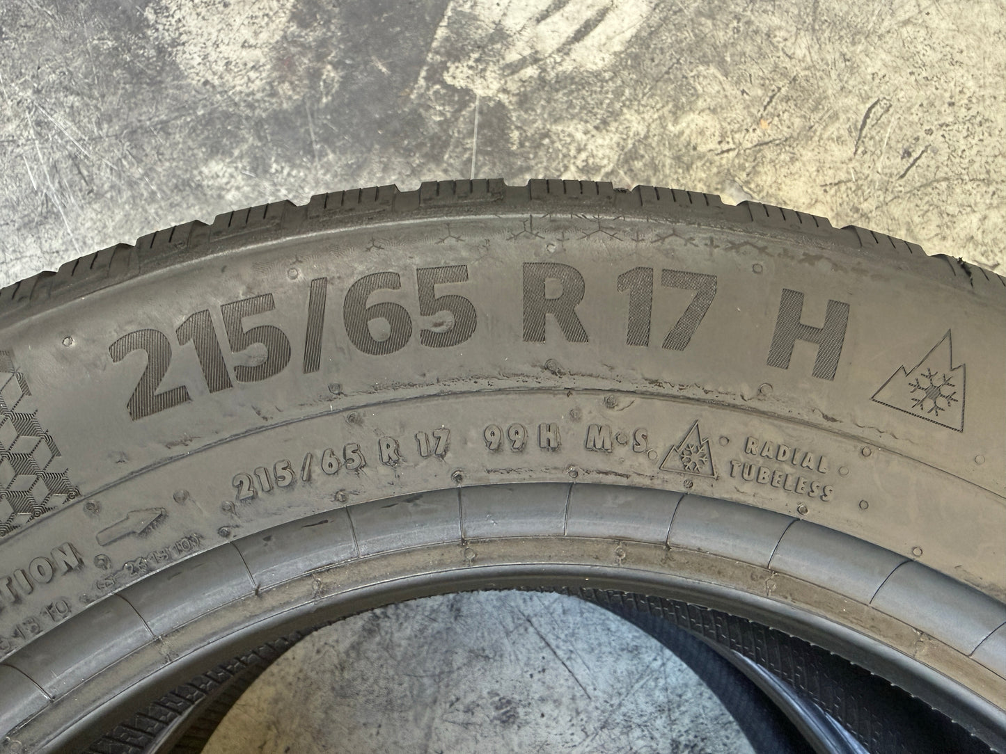 Usato: 2 Pneumatici Continental WinterContact TS 870 P 215/65R17 99H FR EVc Invernali 70% Residui