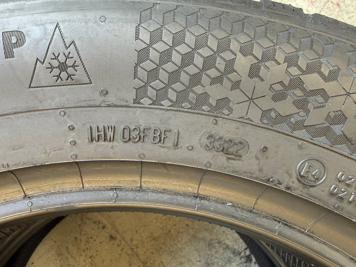 Usato: 2 Pneumatici Continental WinterContact TS 870 P 215/65R17 99H FR EVc Invernali 70% Residui