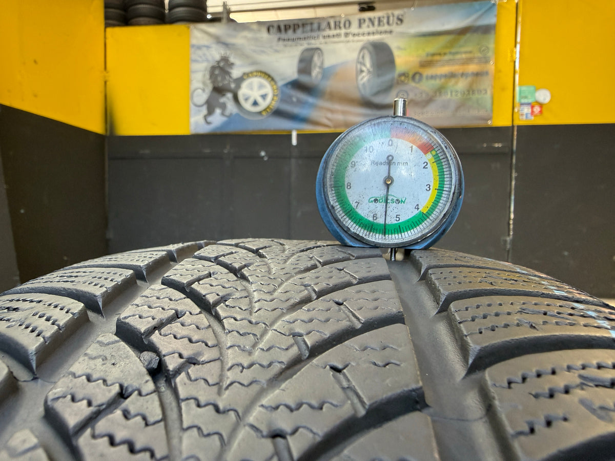 Usato: 2 Pneumatici Triangle WinterX TW401 215/50R17 95V XL Invernali 80% Residui