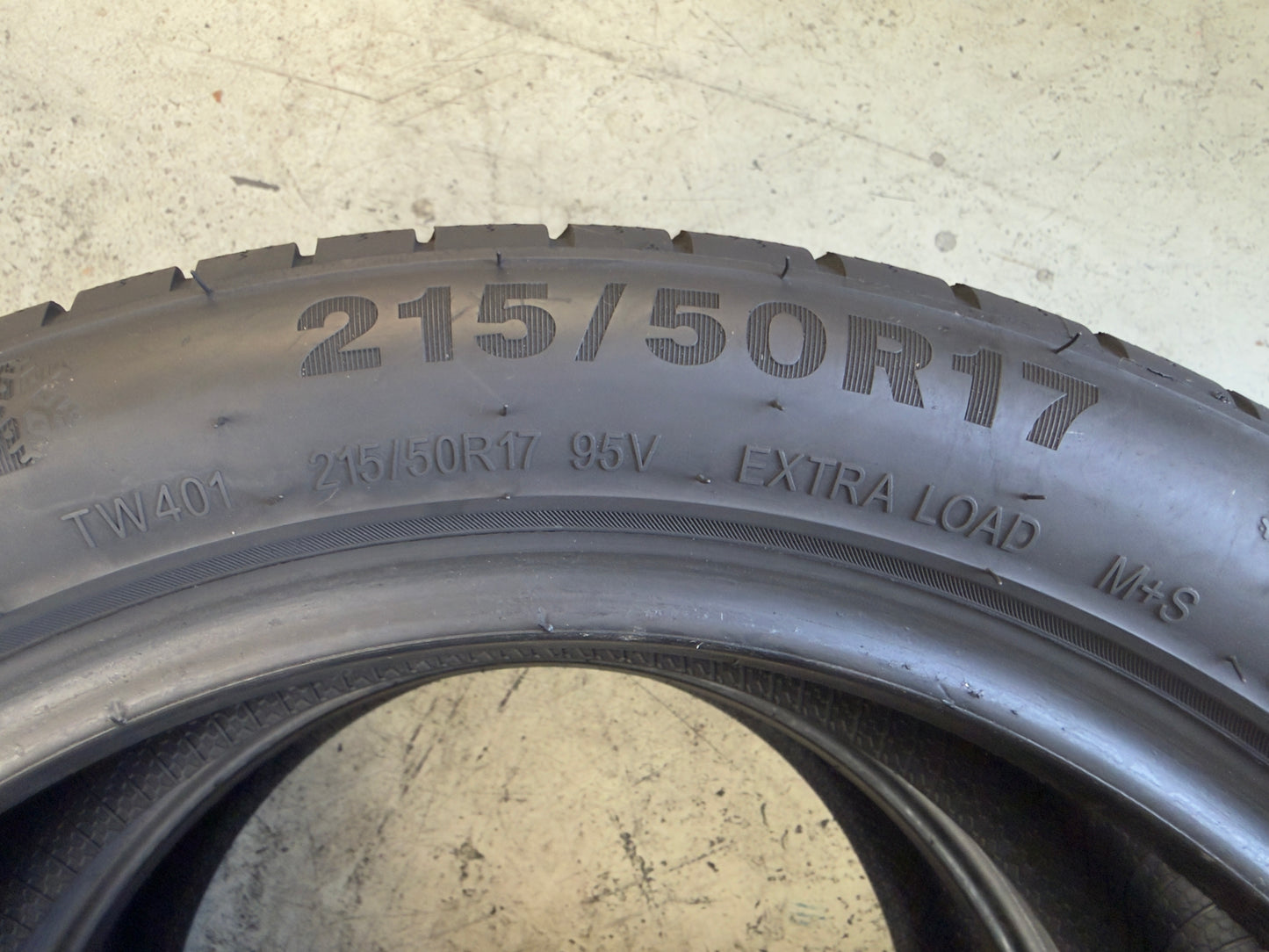 Usato: 2 Pneumatici Triangle WinterX TW401 215/50R17 95V XL Invernali 80% Residui