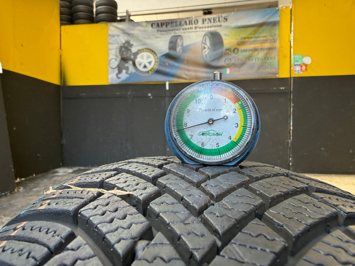 Usato: 2 Pneumatici Nexen Winguard Snow'G 3 WH21 205/60R16 92H Invernali 95% Residui