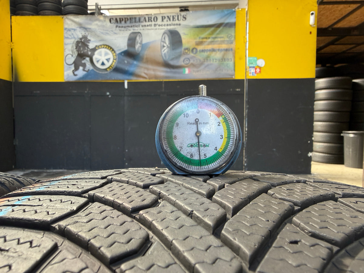 Usato: 4 Pneumatici Bridgestone Blizzak 6 255/40R20 101W XL Invernali 80% Residui