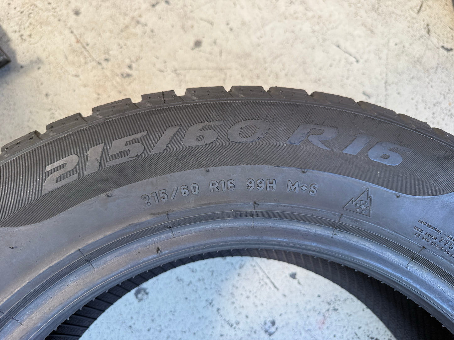 Usato: 4 Pneumatici Pirelli Winter SottoZero 3 215/60R16 99H XL Invernali 85% Residui