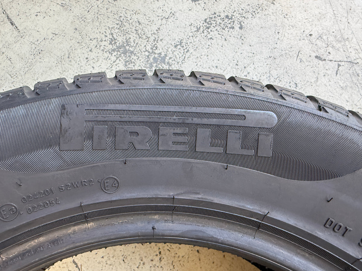 Usato: 4 Pneumatici Pirelli Winter SottoZero 3 215/60R16 99H XL Invernali 85% Residui