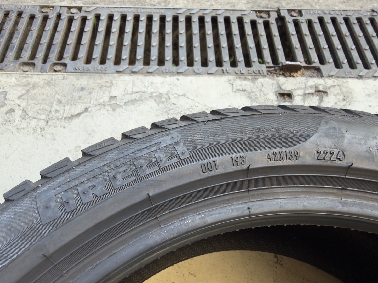 Usato: 4 Pneumatici Pirelli  225/45R18 91H + 255/40R18 99V Run Flat Invernali 85% Residui