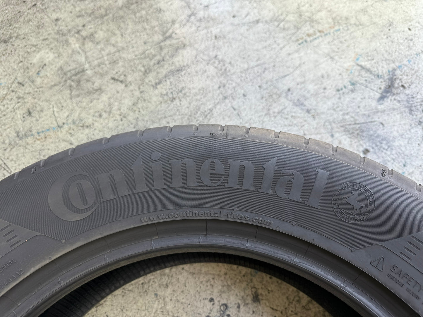 Usato: 4 Gomme 235/60R18 107V XL Continental Estive 90% residui