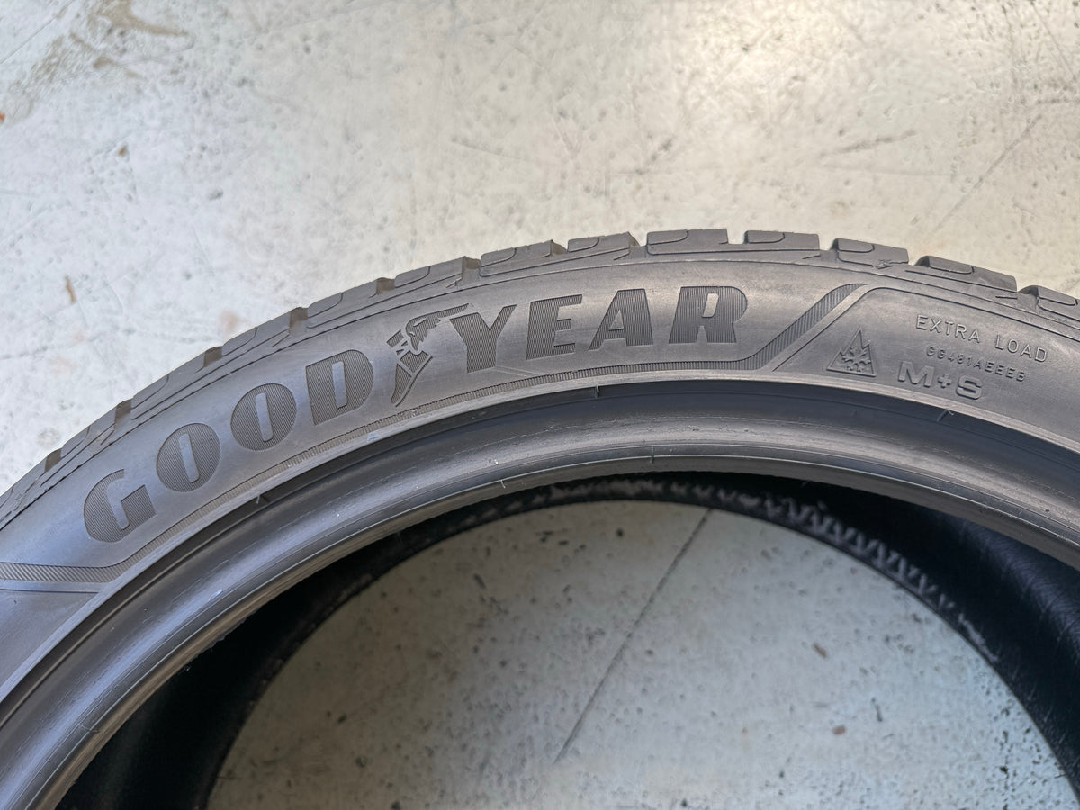 Usato: 4 Pneumatici Goodyear UltraGrip Performance+ SUV 255/40R21 102V XL Invernali 80% Residui