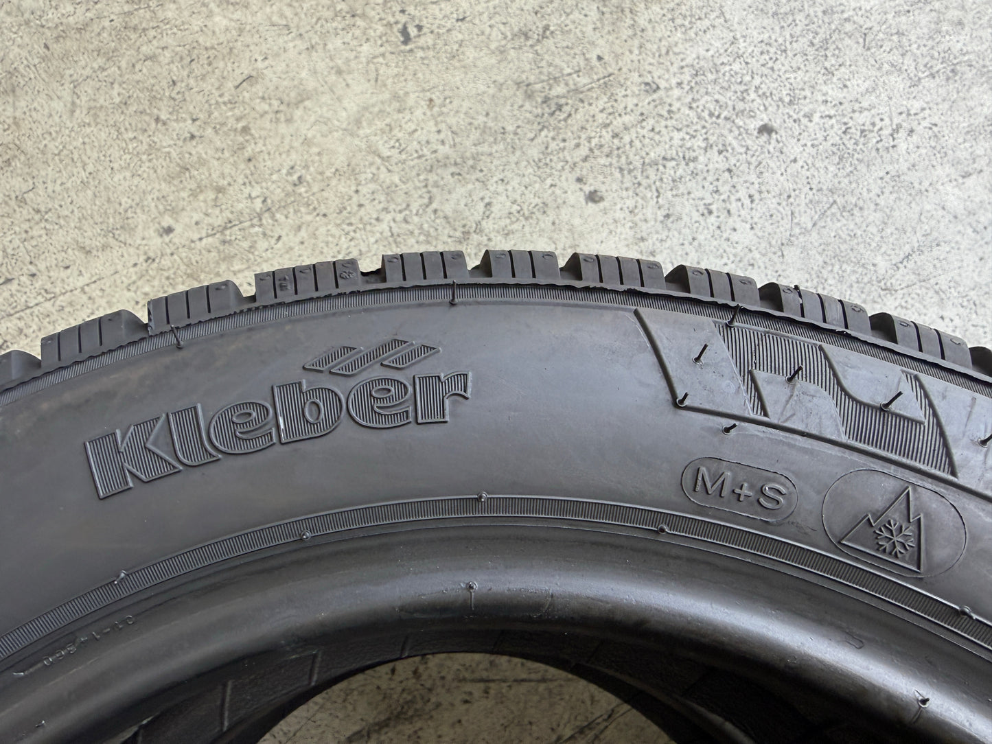 Usato: 2 Pneumatici Kleber 195/60R16C 99/97T Invernali 90% Residui