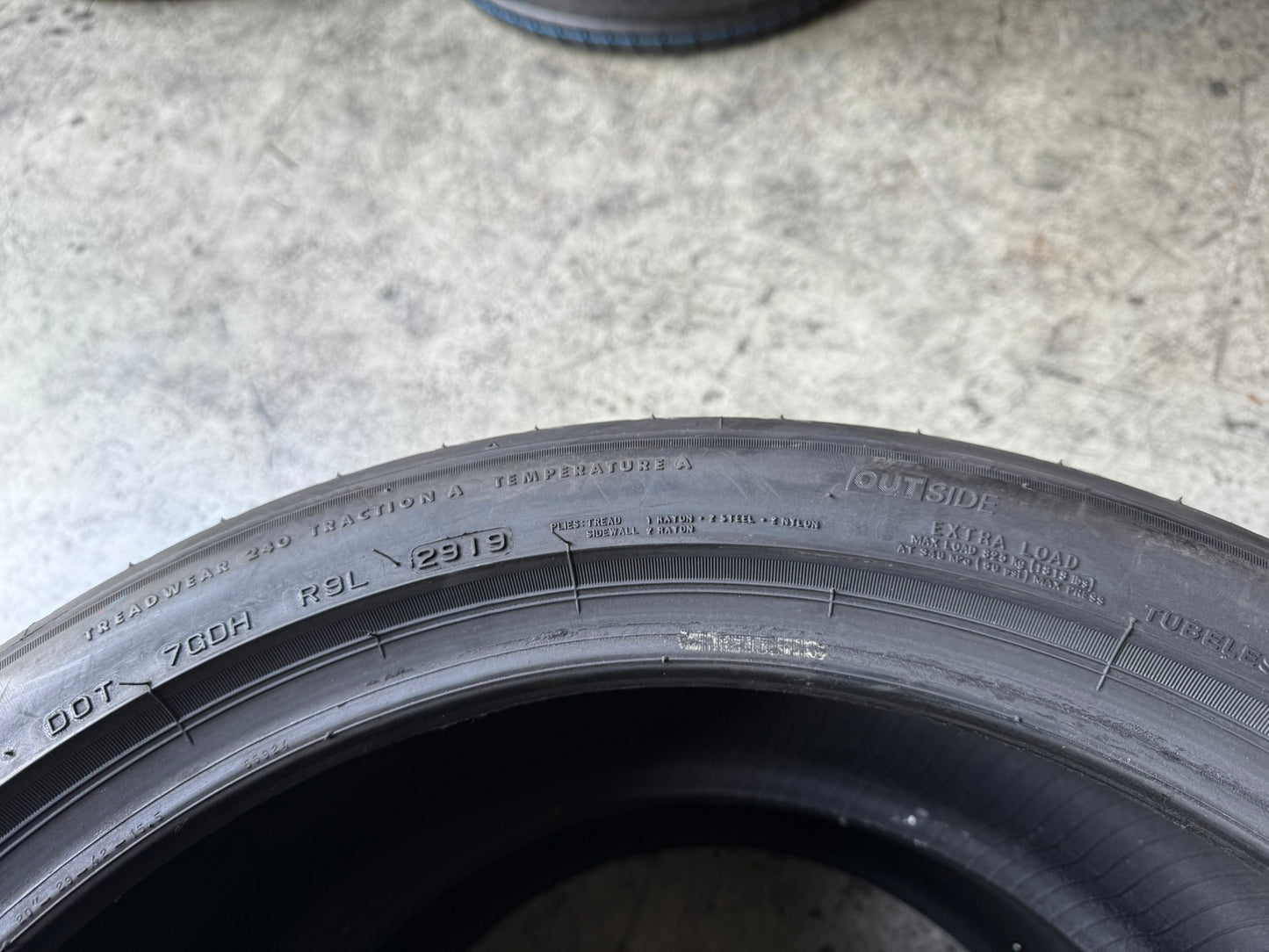 Usato: 2 Gomme 255/40R20 101Y XL Bridgestone Estive 85% residui