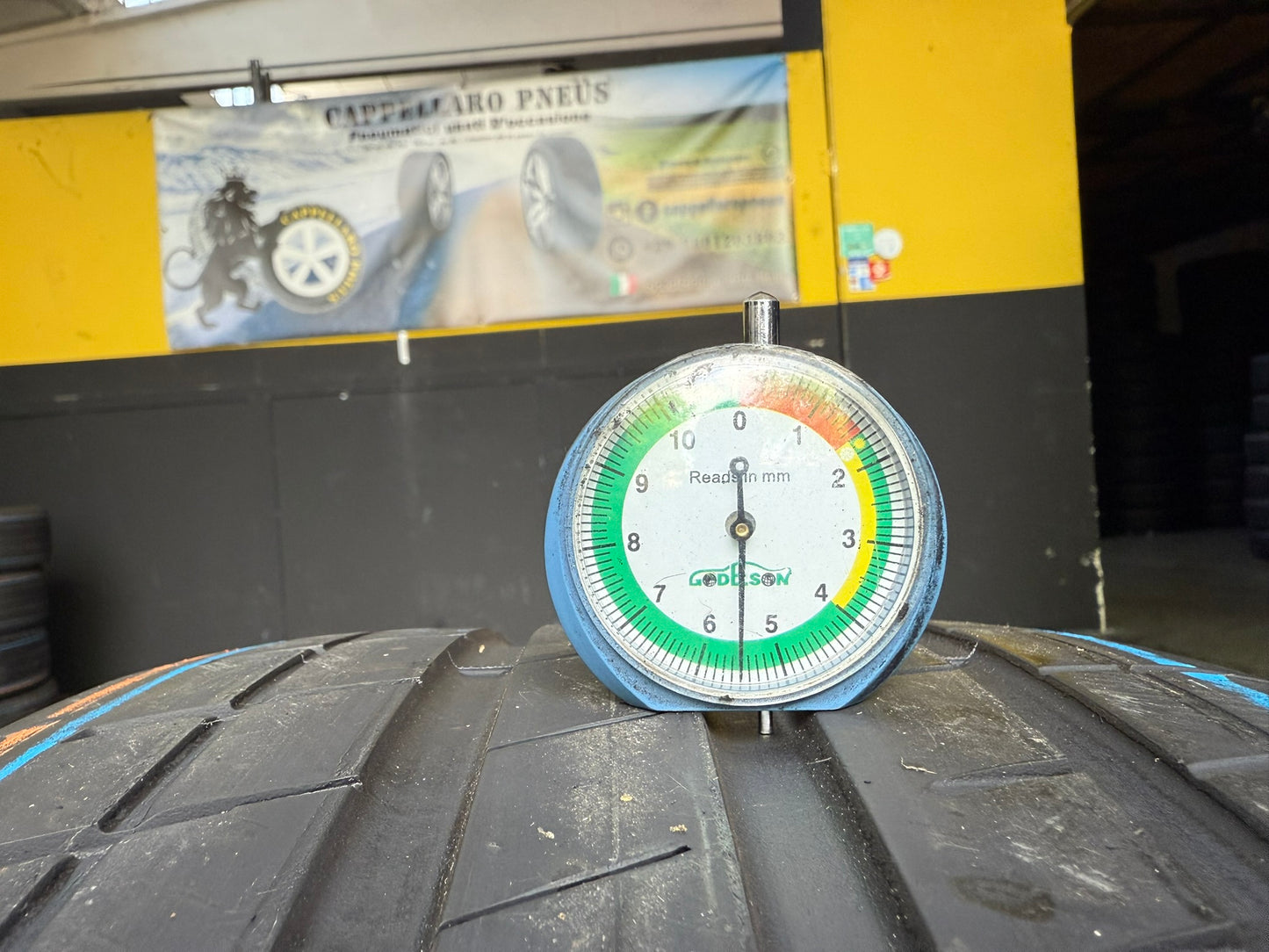 Usato: 2 Gomme 255/40R20 101Y XL Bridgestone Estive 85% residui