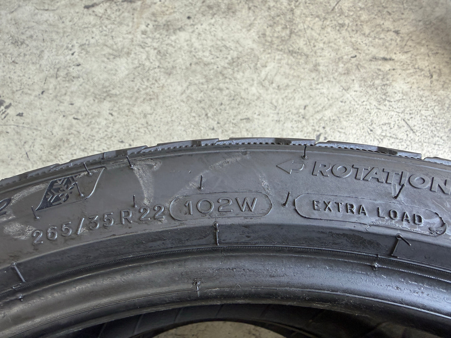 Usato: 2 Pneumatici Michelin 265/35R22 102W XL Invernali 90% residui