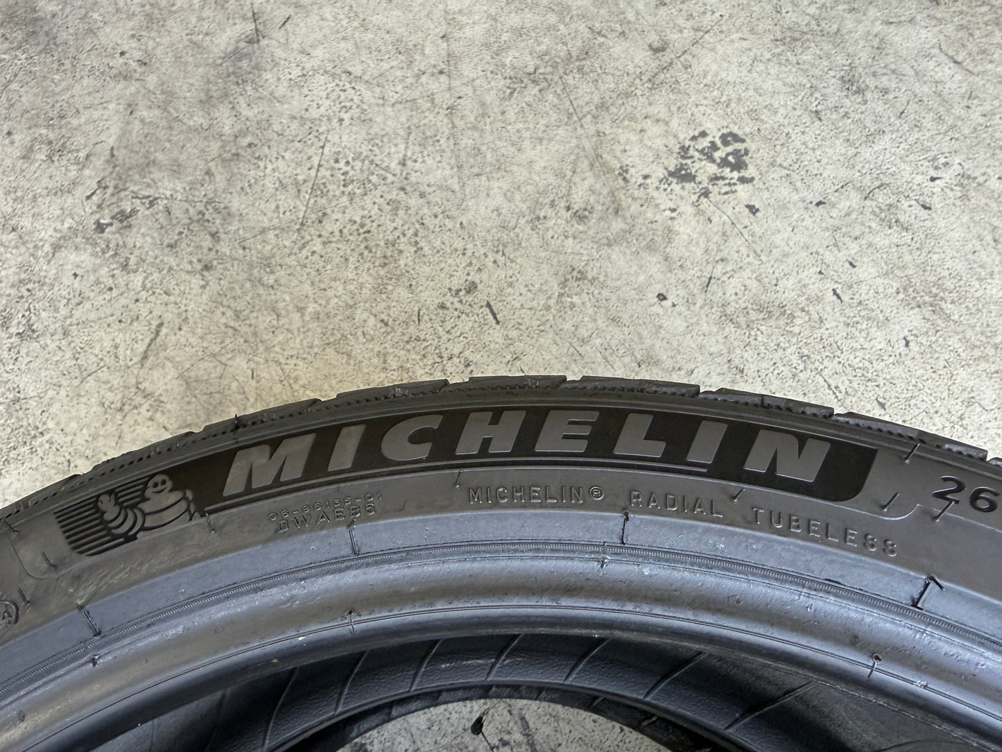 Usato: 2 Pneumatici Michelin 265/35R22 102W XL Invernali 90% residui