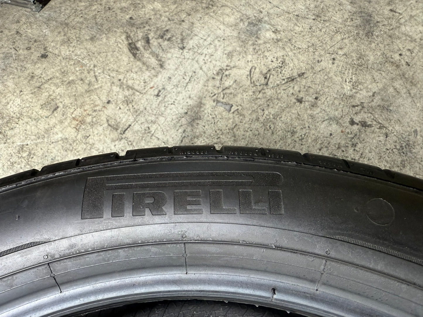 Usato: 2 Gomme 295/35R20 105Y XL Pirelli Estive 90% residui