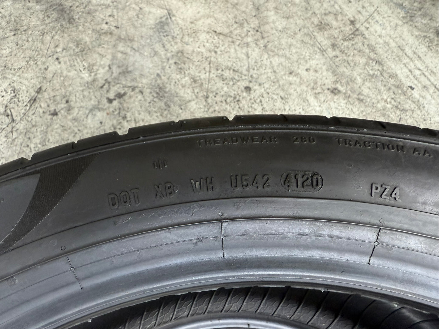 Usato: 2 Gomme 295/35R20 105Y XL Pirelli Estive 90% residui