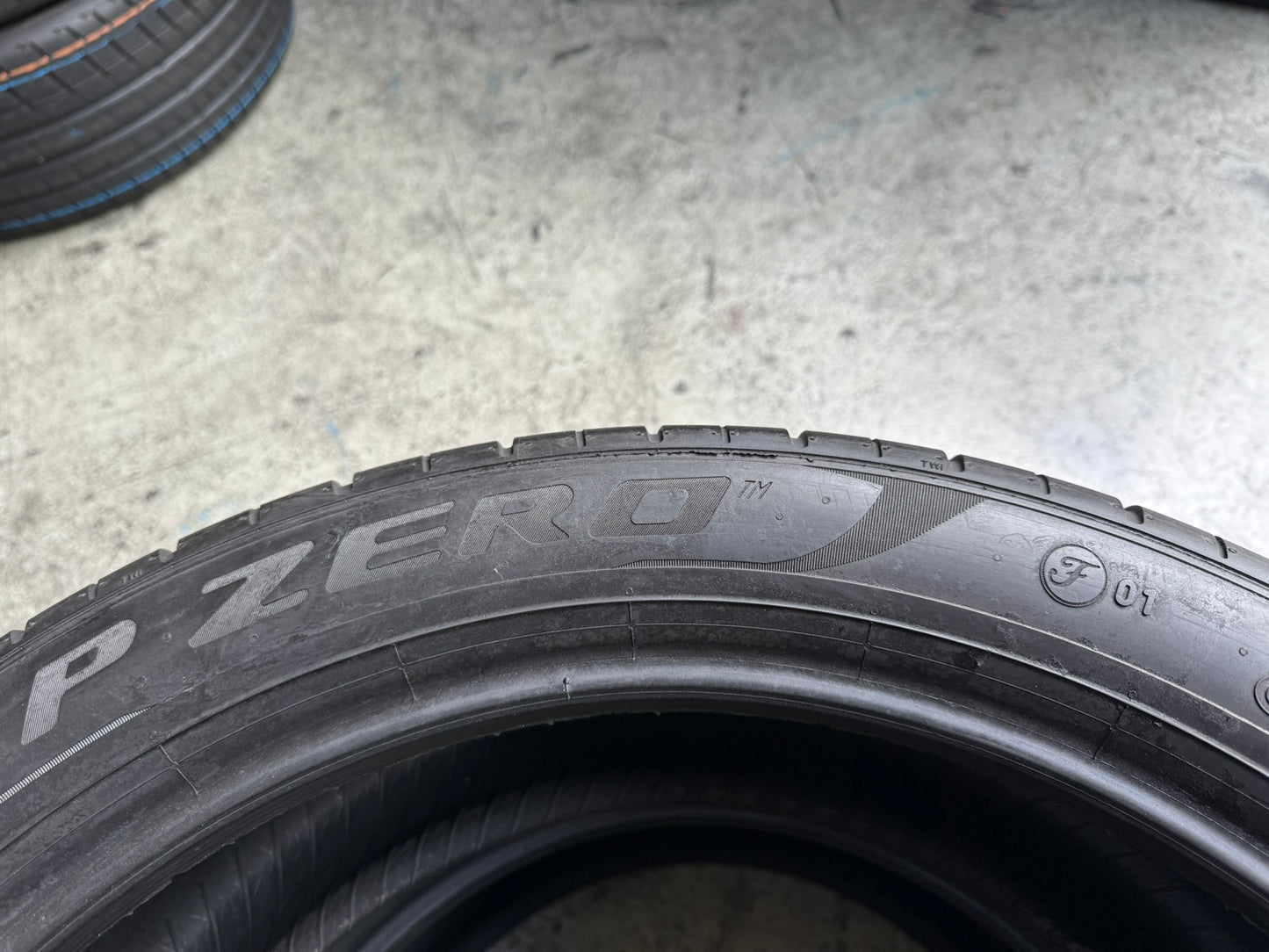 Usato: 2 Gomme 295/35R20 105Y XL Pirelli Estive 90% residui