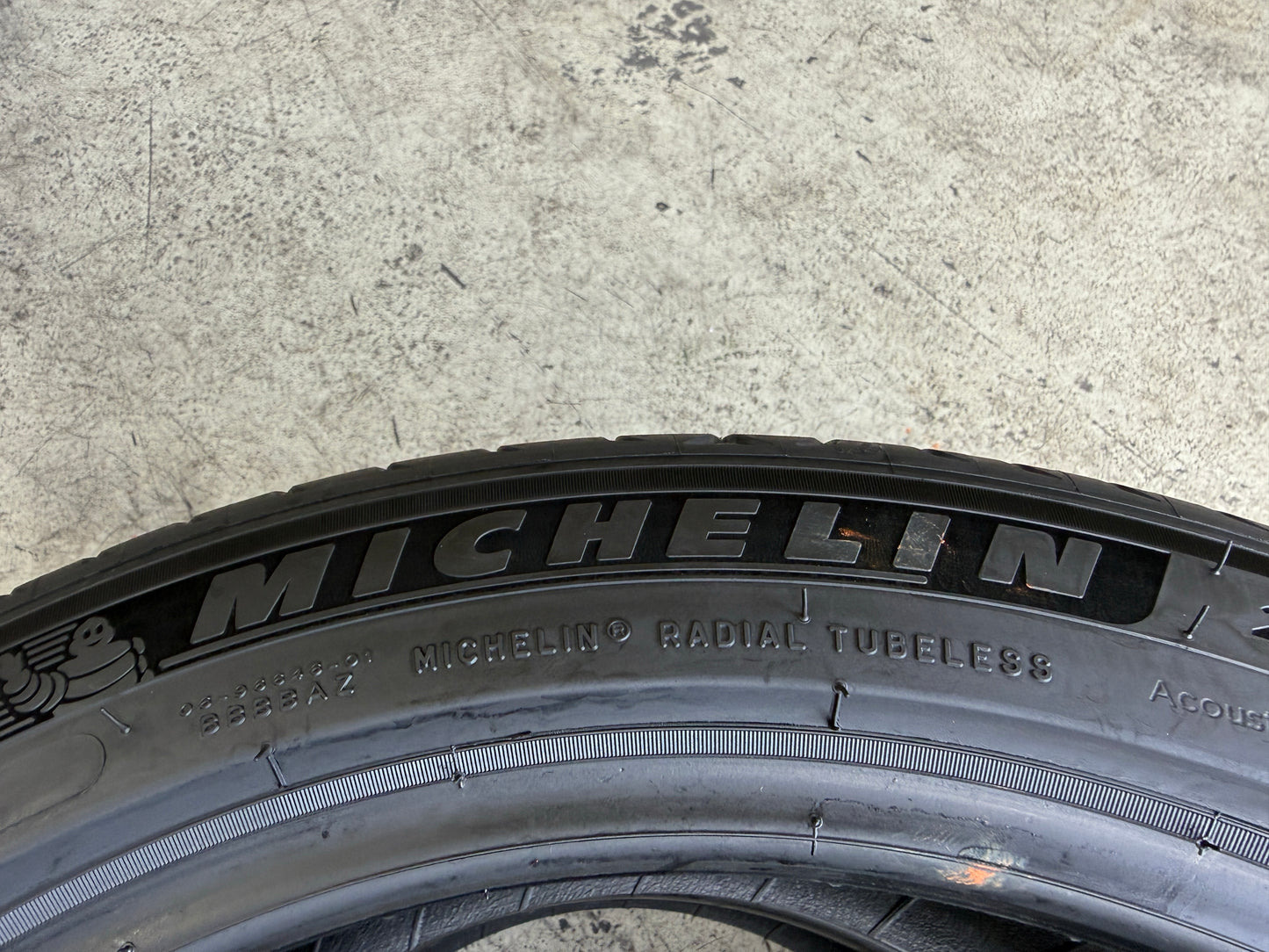 Usato: 2 Gomme 235/45R18 98V XL Michelin Estive 80% residui