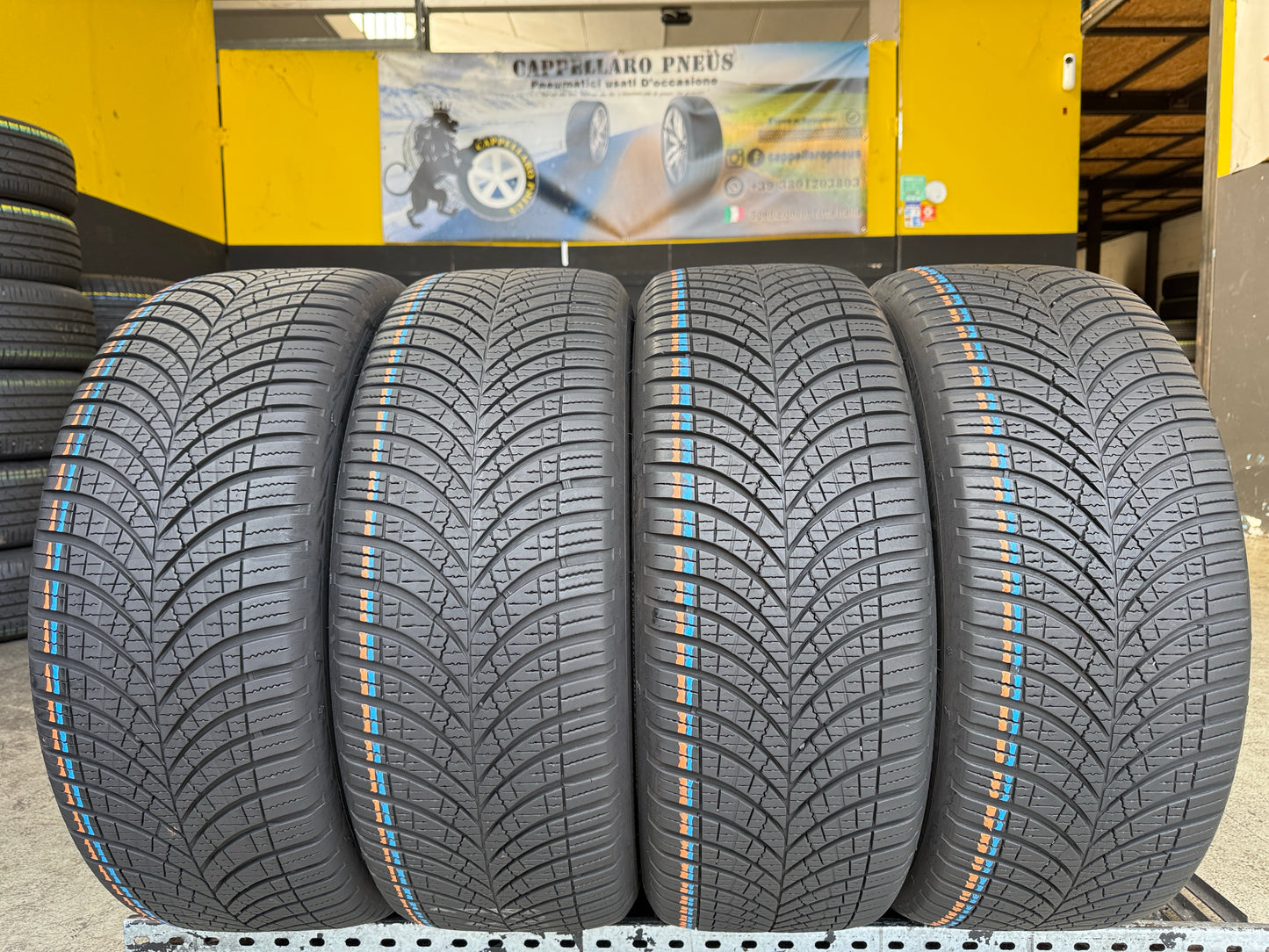 Usato: 4 Gomme 235/55R18 100V Goodyear 4 Stagioni 80% residui