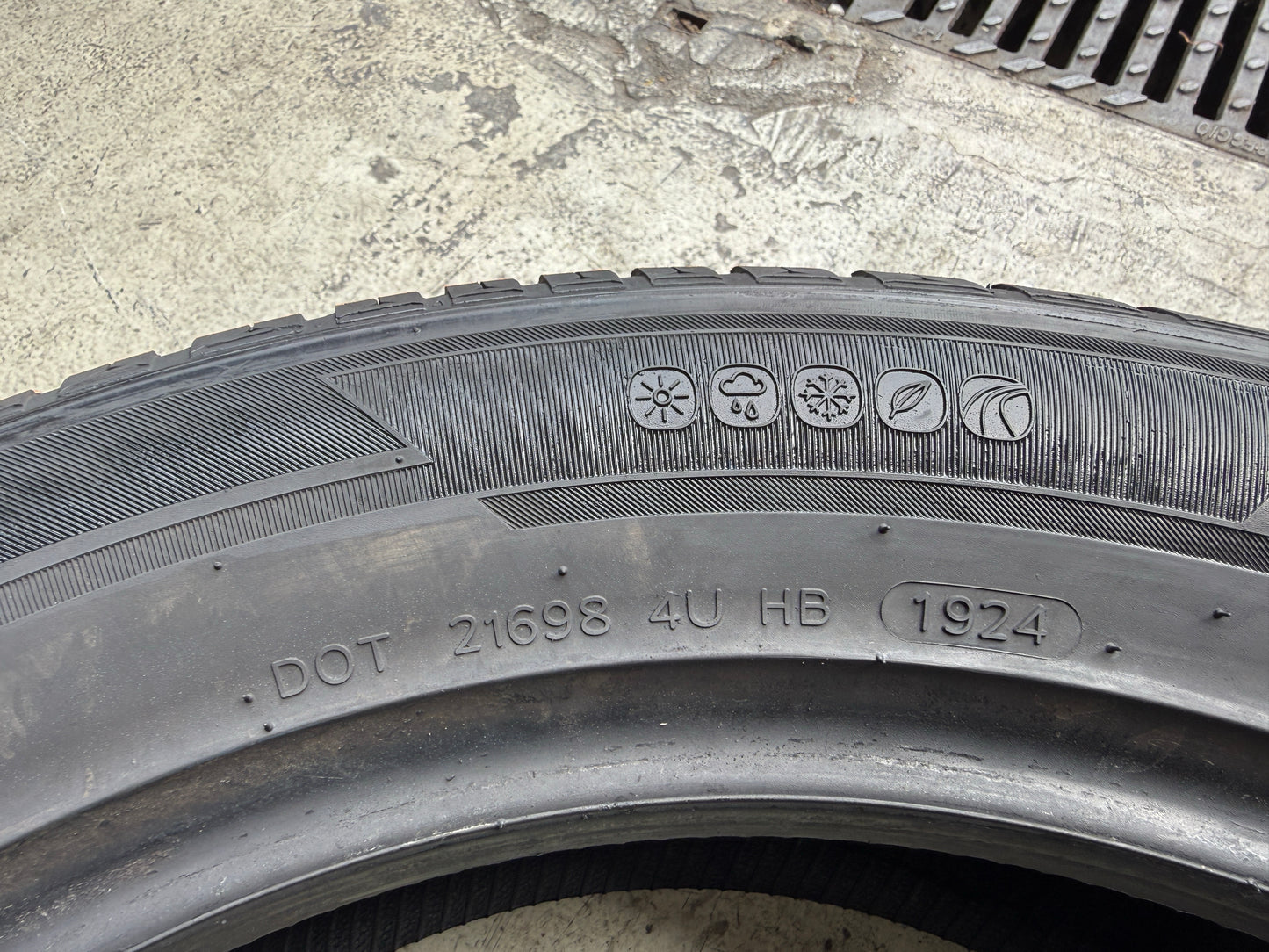 Usato: 4 Pneumatici Hankook 235/55R19 105W XL 4 Stagioni 85% residui