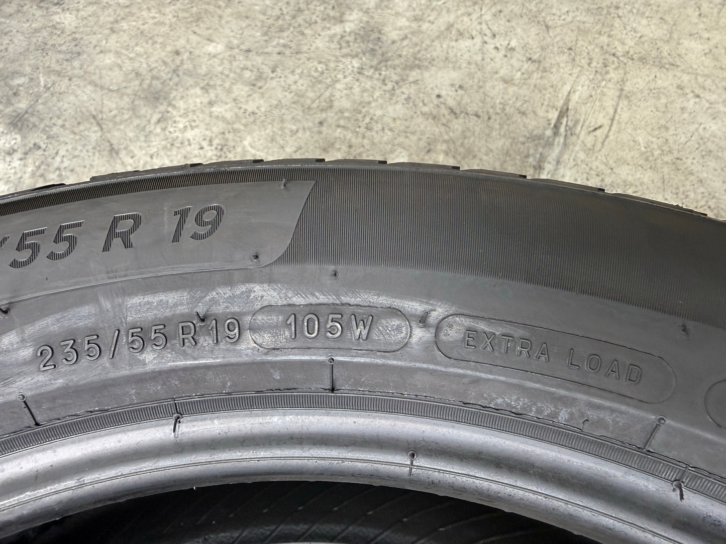 Usato: 2 Pneumatici Michelin 235/55R19 105W XL 4 Stagioni 85% residui