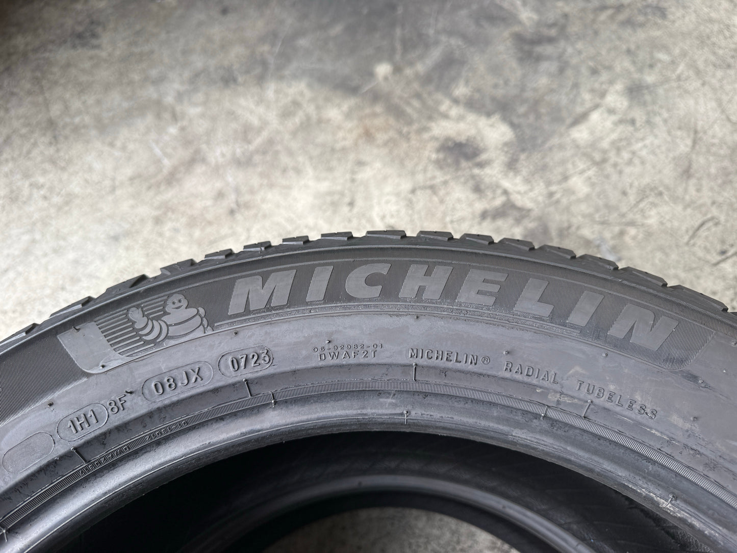 Usato: 2 Pneumatici Michelin 235/55R19 105W XL 4 Stagioni 85% residui