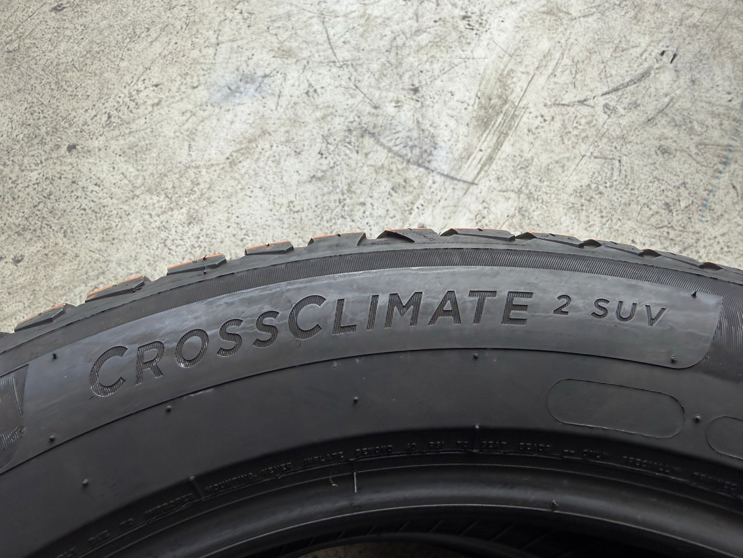 Usato: 2 Pneumatici Michelin 235/55R19 105W XL 4 Stagioni 85% residui
