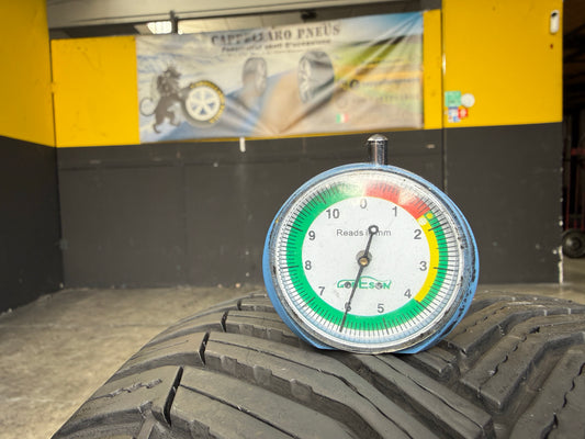 Usato: 2 Pneumatici Michelin 235/55R19 105W XL 4 Stagioni 85% residui
