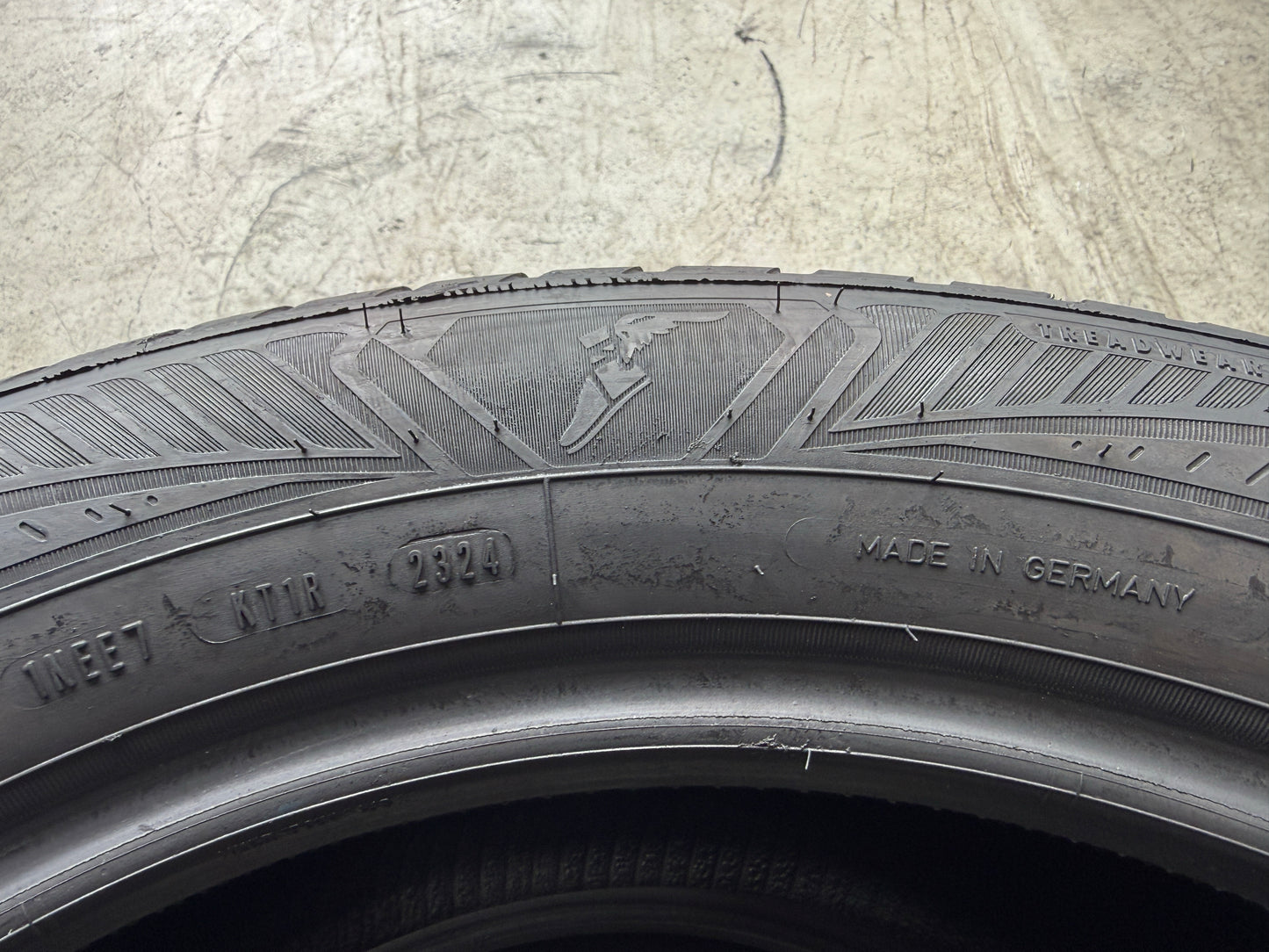 Usato: 2 Pneumatici Goodyear 235/55R19 105W XL 4 Stagioni 85% residui