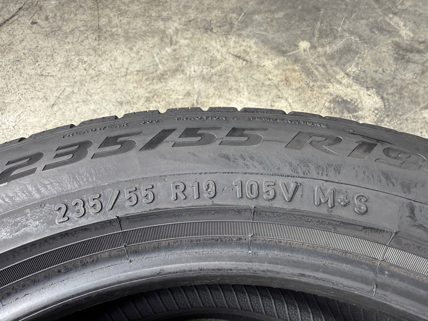 Usato: 2 Pneumatici Pirelli 235/55R19 105V XL 4 Stagioni 85% residui