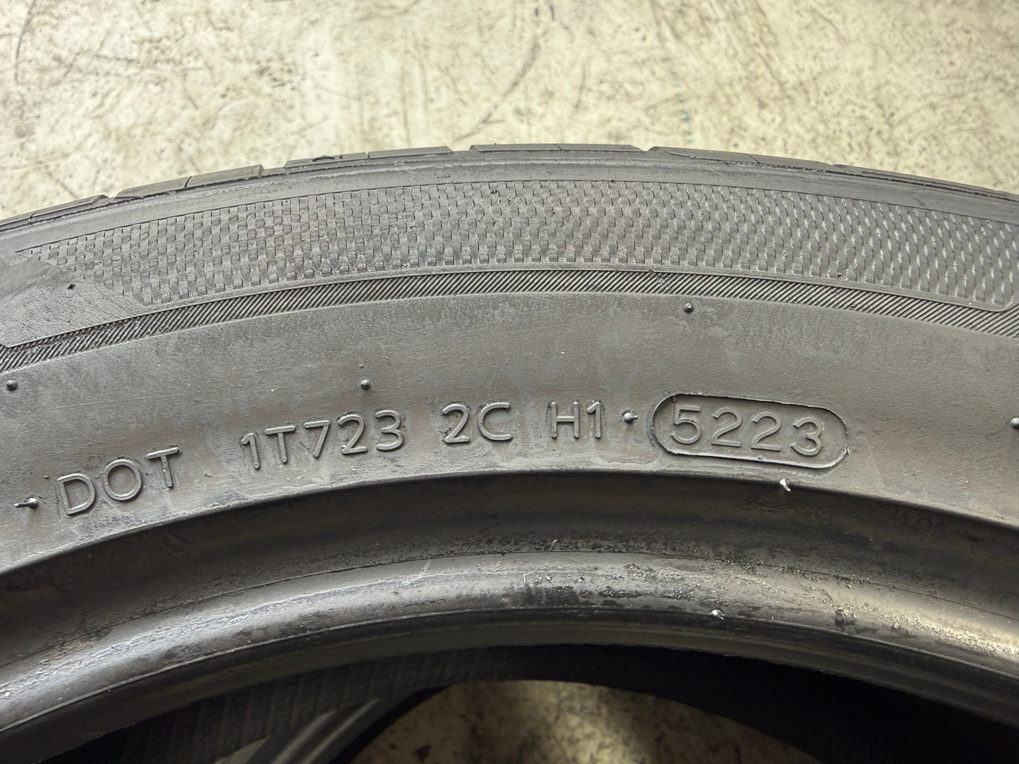 Usato: 2 Pneumatici Hankook 235/50R19 103W XL Estive 85% residui