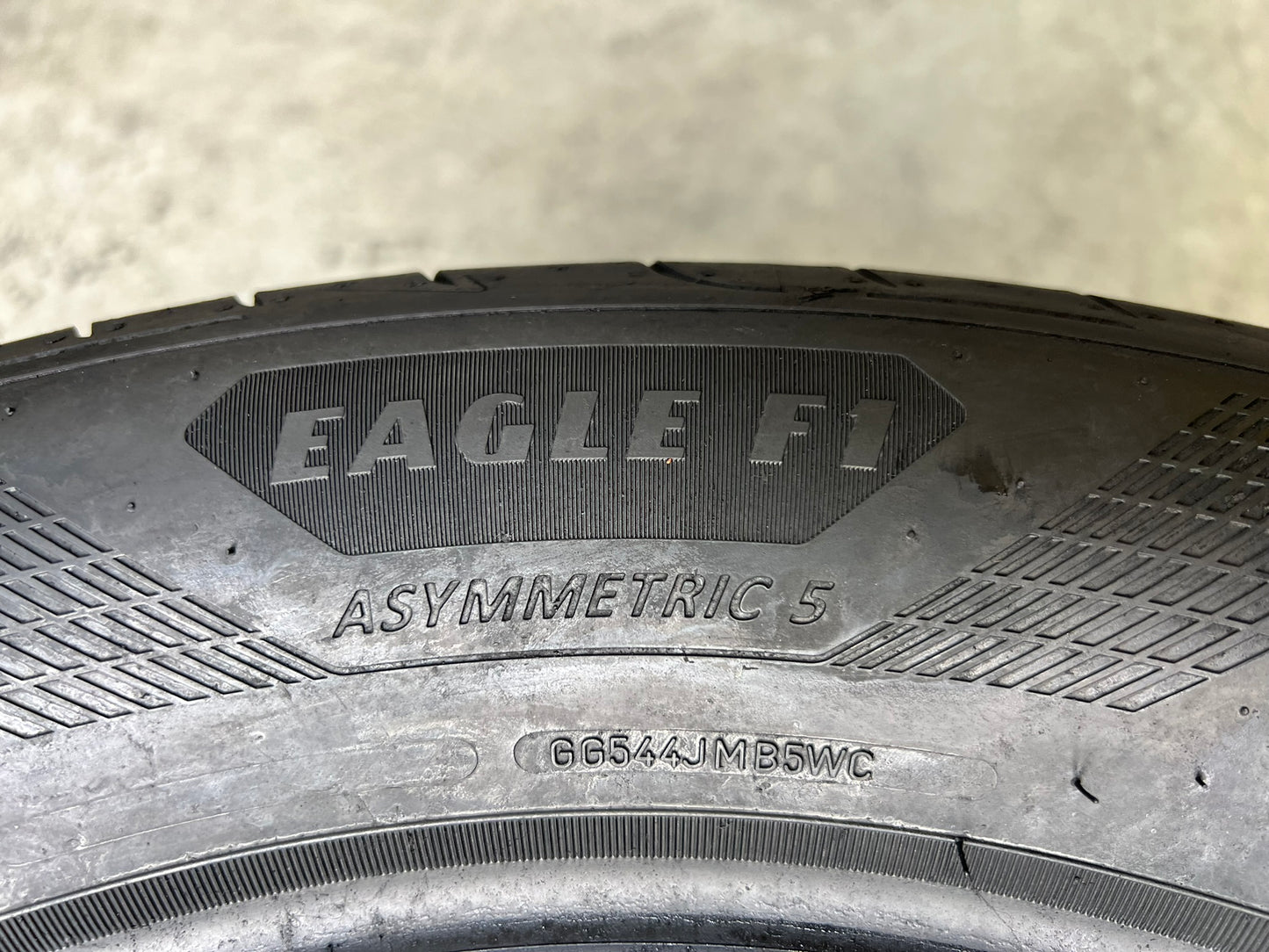 Usate: 2 Gomme 235/55R18 100V Goodyear estive 95% residui