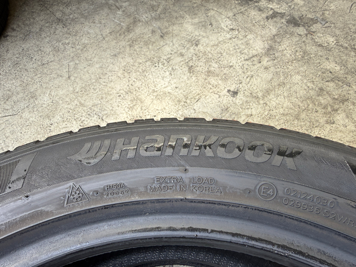 Usato: 2 Pneumatici Hankook 235/50R19 103W XL 4 Stagioni 85% residui