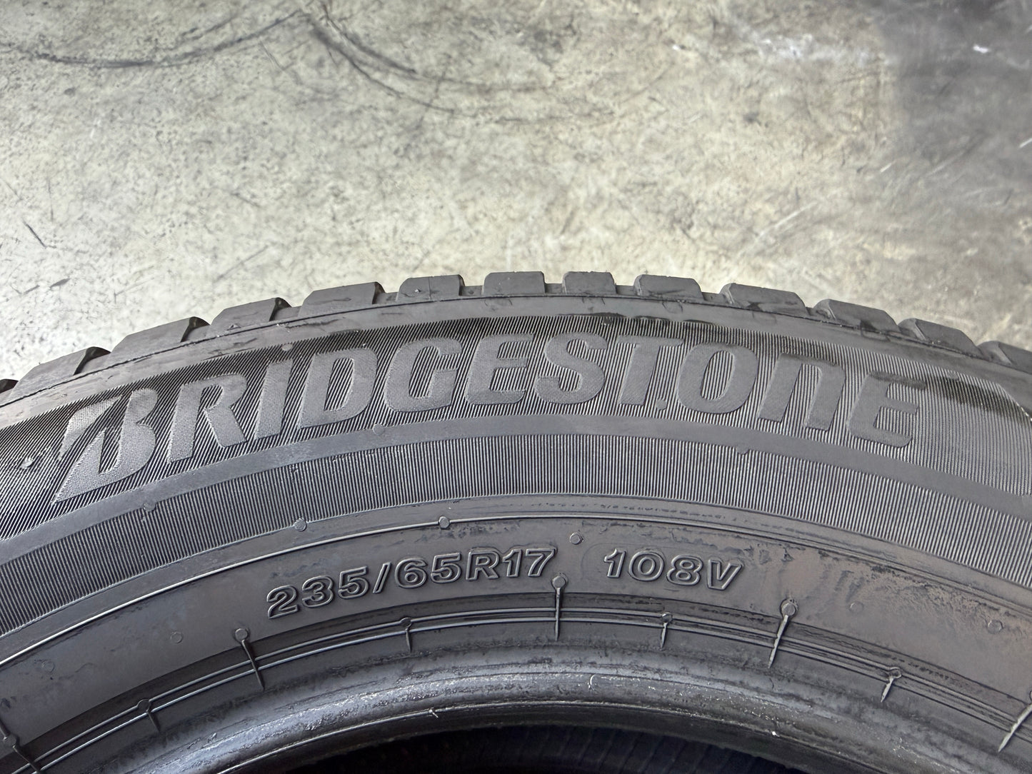 Usato: 2 Pneumatici Bridgestone Turanza All Season 6 235/65R17 108V 4 Stagioni 85% residui